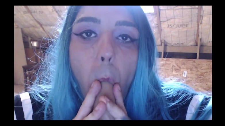 Lisa Rhea Deville: Femboy Sissy slampa suger Dldo i hopp om en riktig...