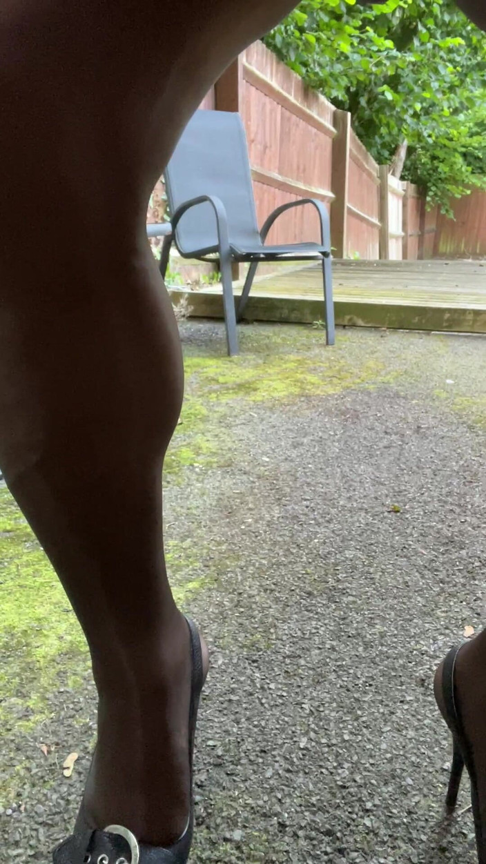 Kellycd2022: Amateur Crossdresser Kellycd2022 Seksowna MILF w czarnych rajstopach bez szwu