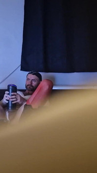 Producția dorită - ținută nouă albă roșcată neagră