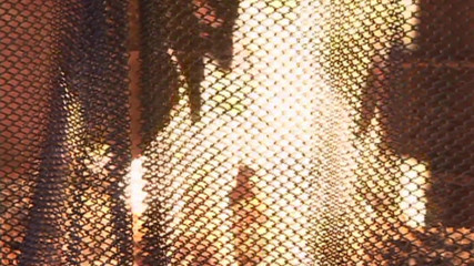 Miami Reality: いたずらな熟女は、いくつかの素晴らしいレズビアンのセックスのためにダウンしています