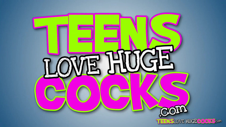 Teens Love Huge Cocks: Тинки обожают огромные члены - Lucy Tyler мастурбирует перед тем, как хлопаю огромный член Криса и принимая камшот на лицо