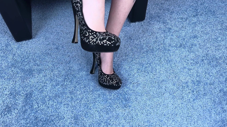 Eva Deva: Majikan dominan menghukum majikan dominannya