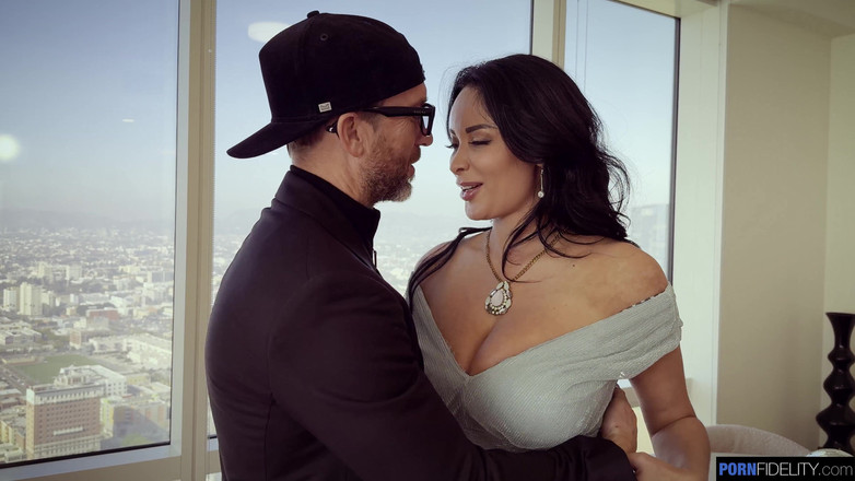 Pornfidelity: Pornfidelity - Anissa Kate zostaje napompowana spermą!