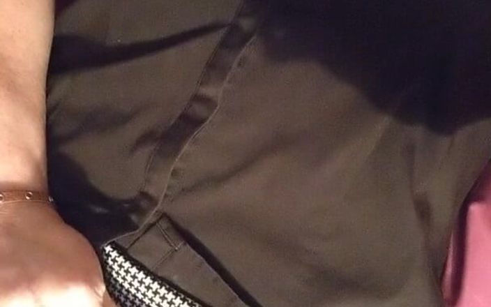 NikkiGee: Je me caresse le