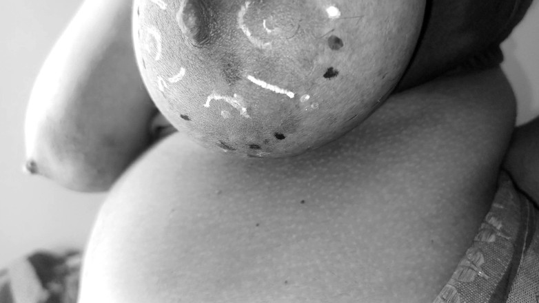 Wonder: गृहिणी लेस्बियन