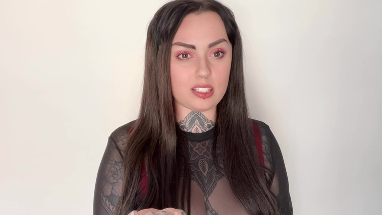 Miss Valentina: Stiefmutters kleiner sperma-trinker