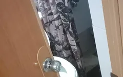 Em pêlo foda essa adolescente gay virgem sob o chuveiro