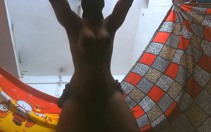 Aakritik346: Tânără sexy profesoară de facultate se fute dur ziua