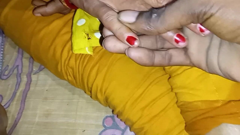Bengaliauntykichut: Village tia foi para o Juggi e fodeu como louca,...