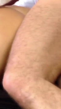 "La blonde Leslie Taylor baise une grosse bite dans la bouche et le cul qui jouit ensuite - Premium !"