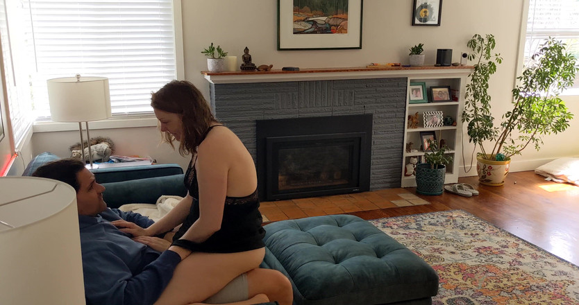 Jess and James TOYST: Sex Tape # 16 - Rompiendo En El Nuevo Sofá - 5-7-2022