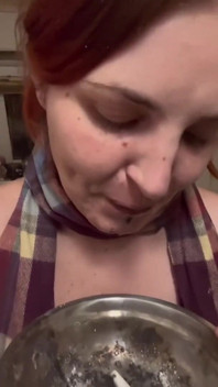 Self Lidský popelník Plivat popelník špinavá tvář