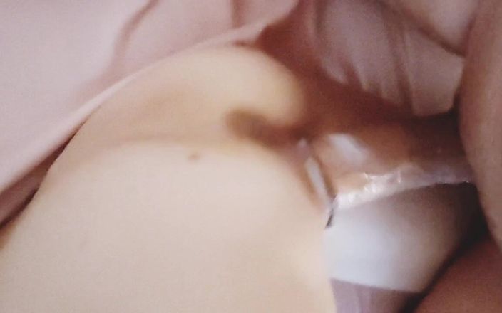 Wet Nymph: Тугую мокрую киску трахают и испытывают оргазм