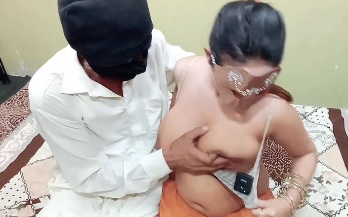 HotQueenPk: Indisches desi-zimmermädchen bekommt großen schwanz