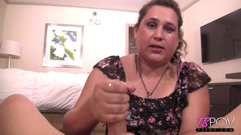 Pure TS and Becoming Femme: Reyna, grosse et mignonne, a hâte de te sucer la...