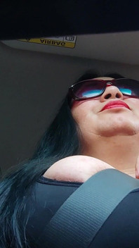 Madrastra viajera, fanáticos solos en cámara lenta, en el coche