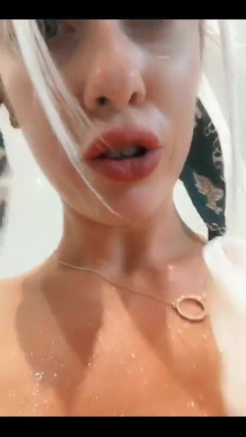 BunnyBlondyX: Wash Me Guys