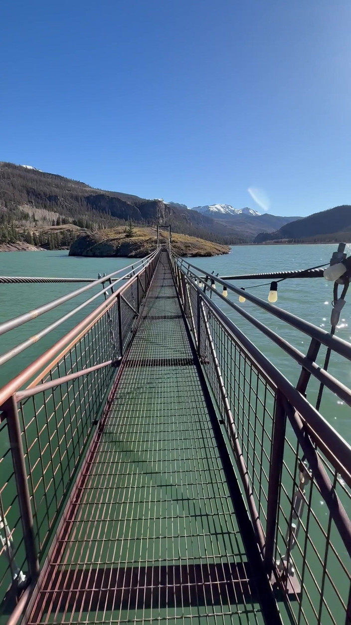 Dahlia Wolf: Foot fetiš venkovní přechod mostu