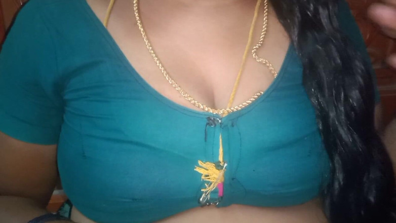 Vaishnavi35: Dì Tamil bóp ngực khi cô ấy ở một mình và không...