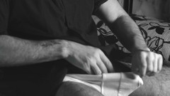 NoelDero: Il ragazzo si masturba da vicino con il preservativo e...