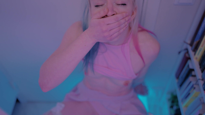 Jolie Lyon: Los amigos del hermano usan todos mis agujeros