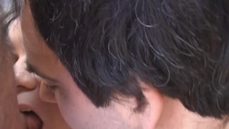 Bisexual Illusion: Italian brunette sucks a cock and gets ass fucked