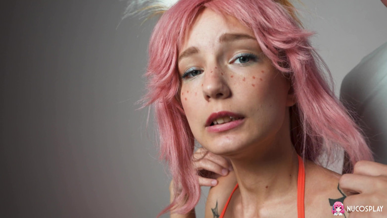 Nu Cosplay: Nena peluda, Tea Mint, disfruta de una polla dura