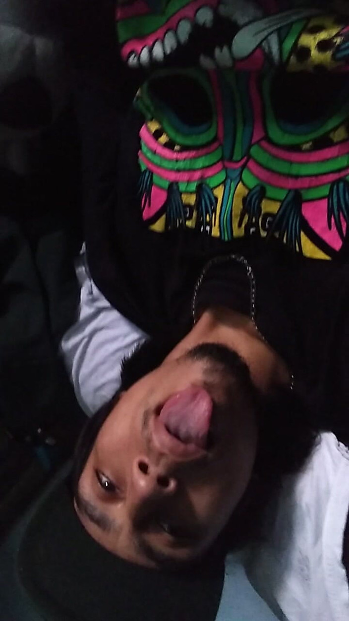 AlexAlejandro13: Mit aufstehendem Schwanz