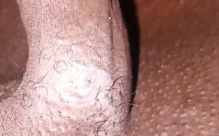 bigBlackie699: 20 साल का पुराना अफ्रीकी लड़का बड़े लंड के साथ गोरी चूत के लिए अपने बड़े काले लंड वाला राक्षस खेल रहा है