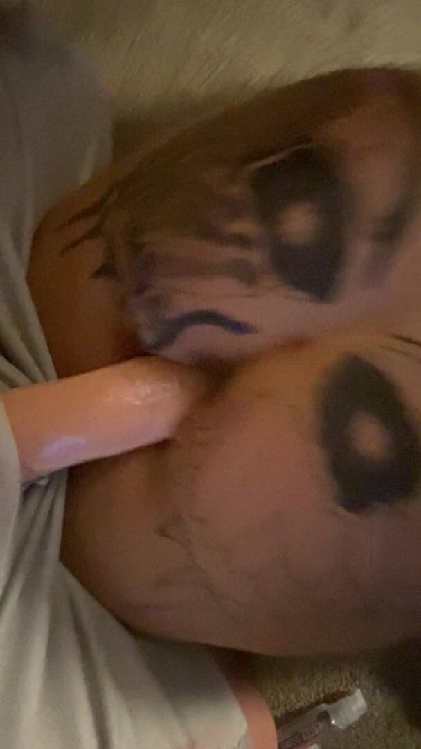 MzKiTTy91: Big booty pawg wife takes just the tip
