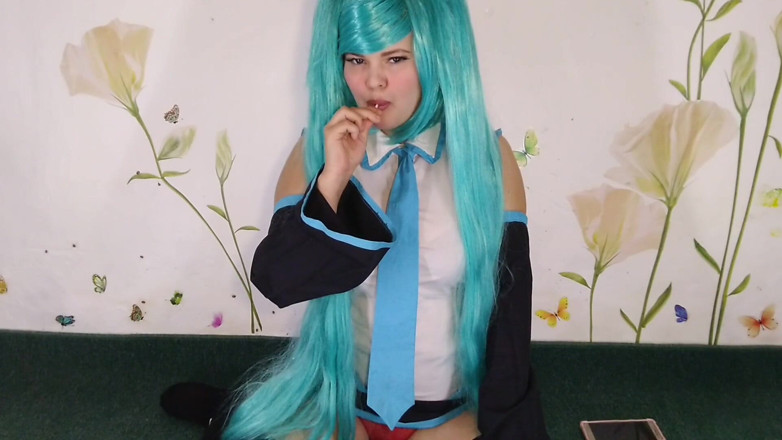 LizAngel: มiku ดูดลูกอมแล้วน้ำลายไหลยืด