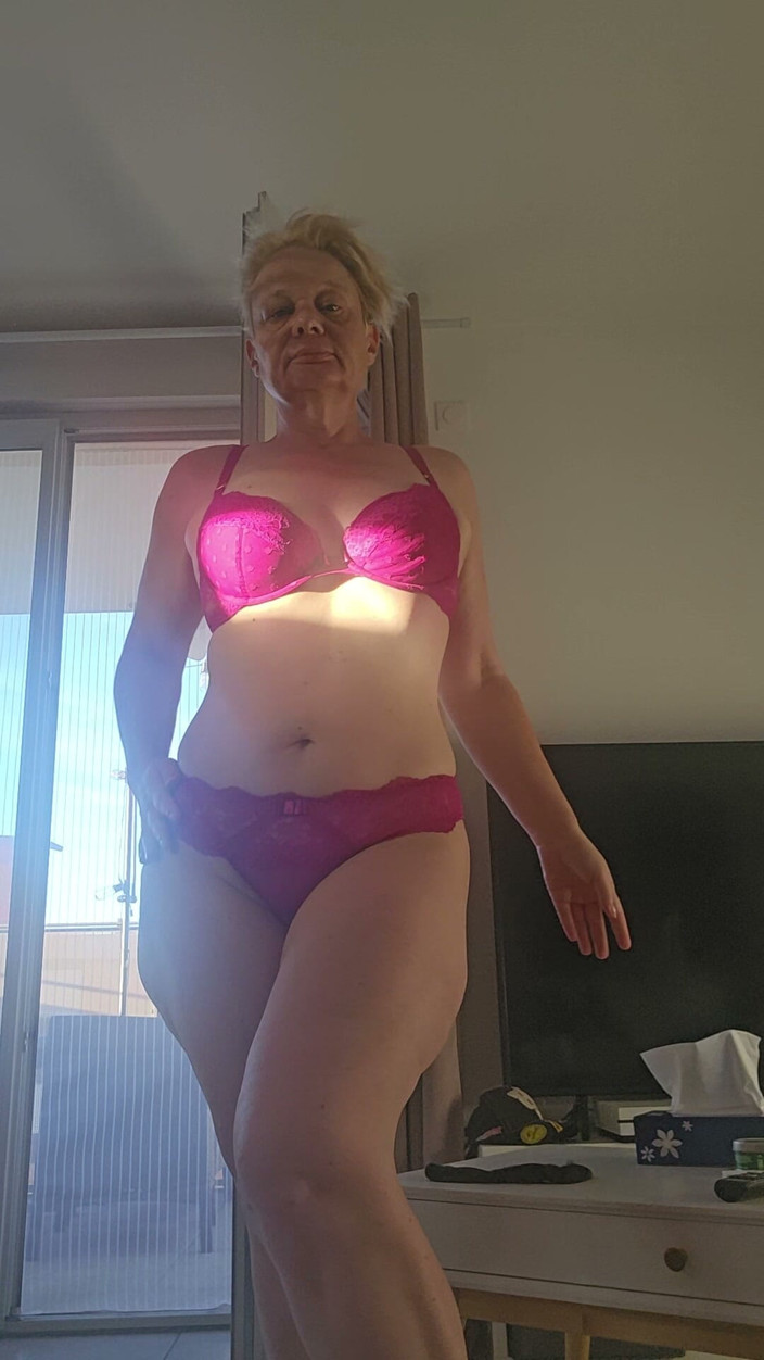 Sofy13: Hello My Love, I Want to Feel Your Cock Inside...