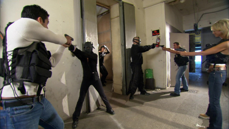 Girls with Guns: kavar ura diya gaya tha, lekin aesa hi kuchh aur...