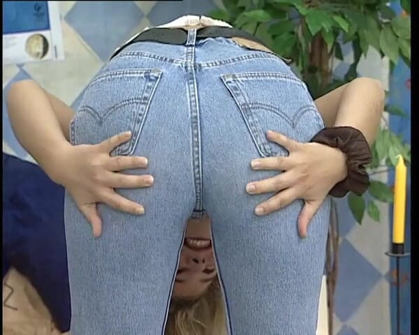 YOUR FIRST PORN: Meggy sorgt Um glatte Muschi Softclip - Meggy garantisce clip morbida...