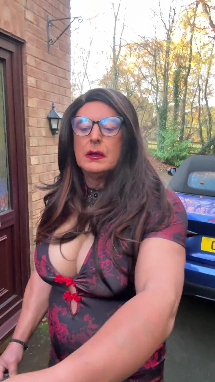 Kelly CD 2022: Người mặc đồ xuyên thấu gợi cảm Kellycd2022 trong chiếc váy...