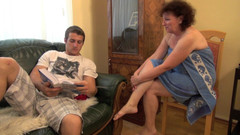 Mature Wanker: 毛茸茸的奶奶！奶奶的毛茸茸的阴户被塞满！
