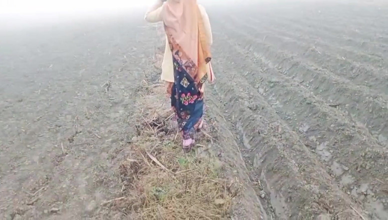 Rani Kumari: Desi Bhabhi Fuck in Sugarcane Field
