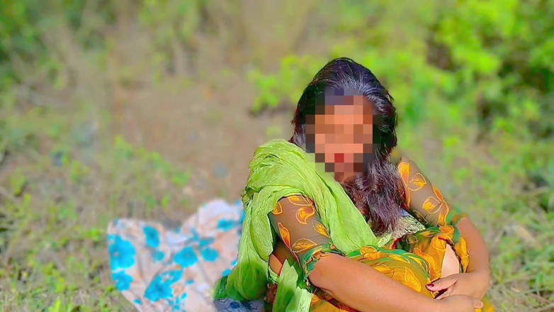 Your_aisha: Une villageoise desi se fait baiser pour la première fois...