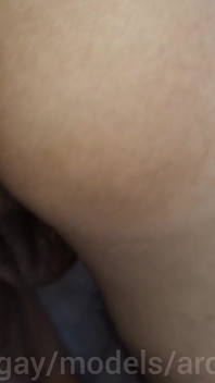 Baby Femboy en semen es todo el agujero follado por la gran polla del dueño de papá! ¡Exclusivo!