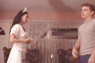 Radical Asian: Sladká asijská sestřička vystříkaná na zadek během pózy zezadu