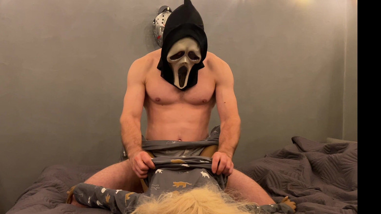 RyslanErotica: Vilão mascarado fode uma boneca sexual no Halloween!
