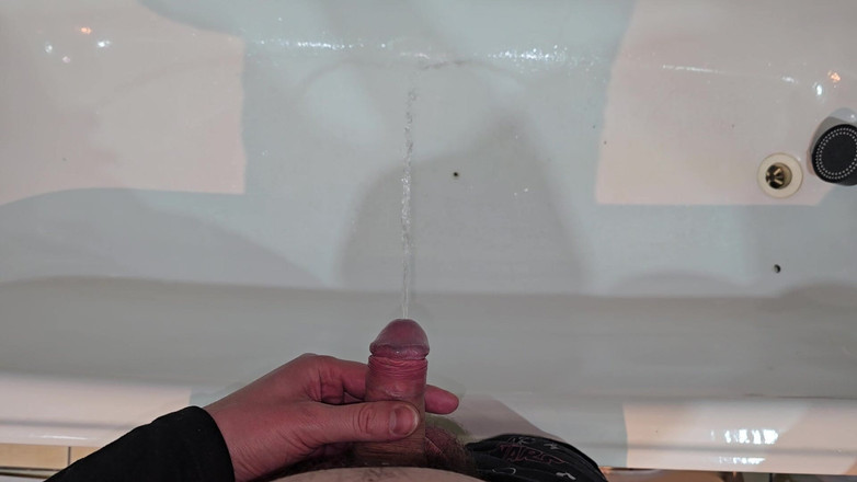 Alpha pee king: Kontol berbulu kencing