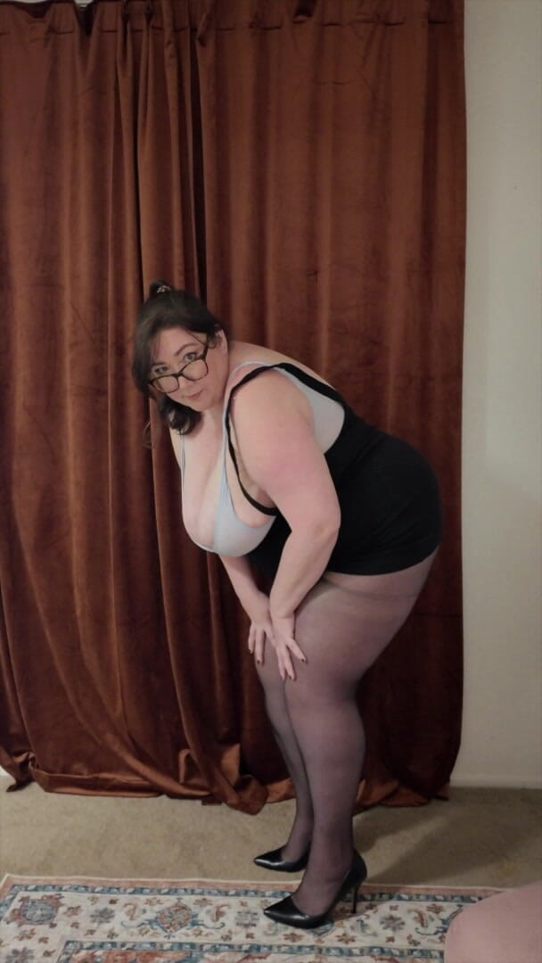 cutejayne: Stor tit BBW MILF poserar i svart strumpbyxor