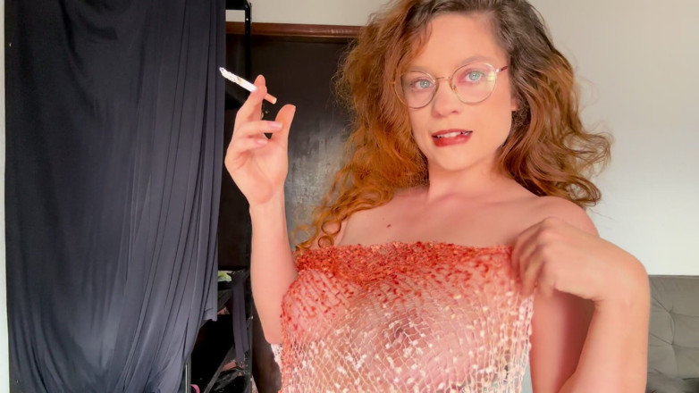 Auroraw: Sensual Smoking