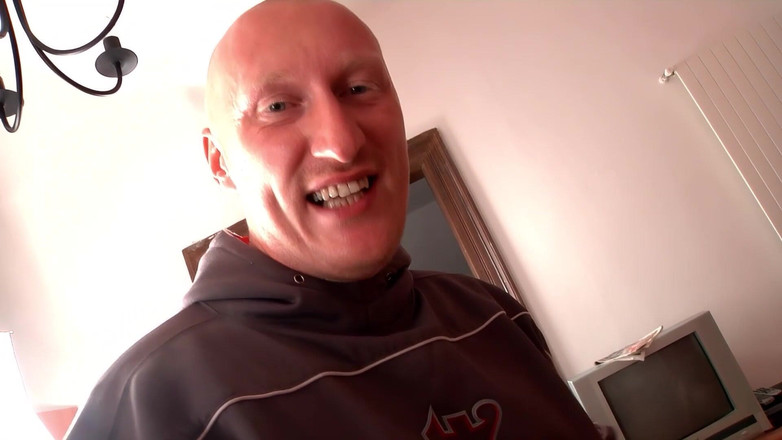 Casting GIRLS AND FIRST PORNO: Trio cornuto, cazzo duro all'aperto con compilation di cazzi enormi