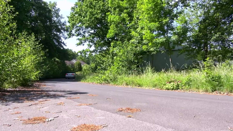 German Porn: La sorellastra entra nella stanza e vuole scopare