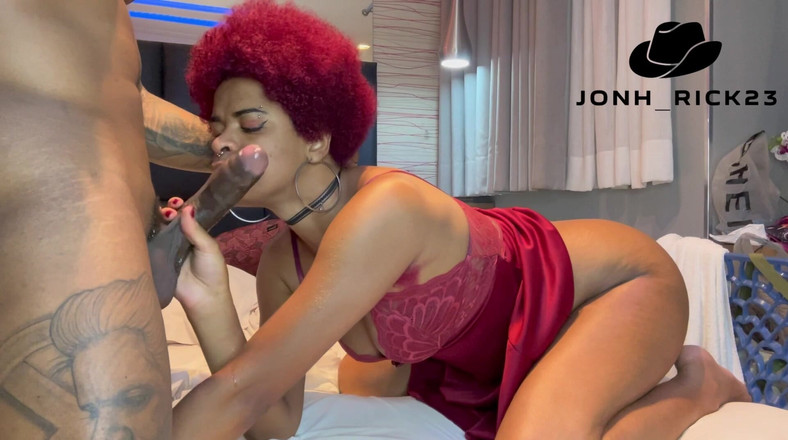 Jonh Rick: La ragazza pelosa è venuta a darmi la sua figa.