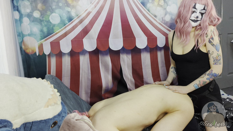 Alice Bean: Paroháč kolíkuje cirkus