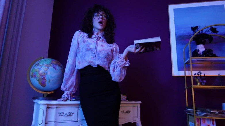 SavvyStar: My Teacher Is a Vampire: the Seduction