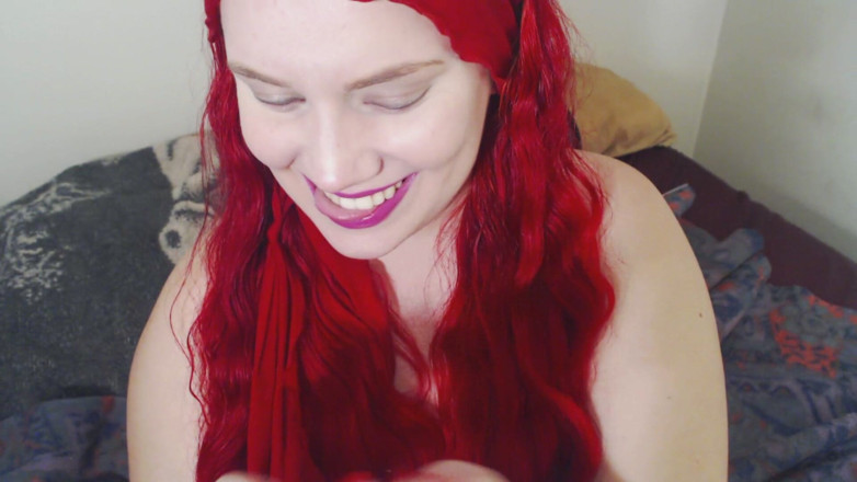 Scarlet Vixen: Fetiche fumando aceite, besos